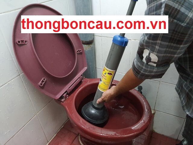 Cây bơm thụt thông bồn cầu là gì?